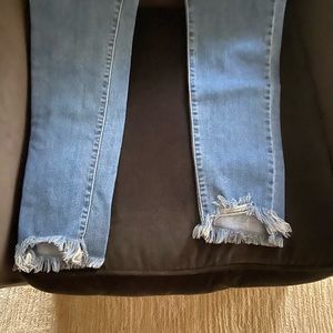 Levi’s 721 high rise medium wash jeans